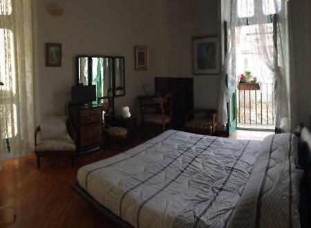 Bed and Breakfast In Via Roma Салерно Екстер'єр фото