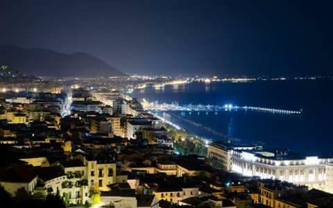 Bed and Breakfast In Via Roma Салерно Екстер'єр фото